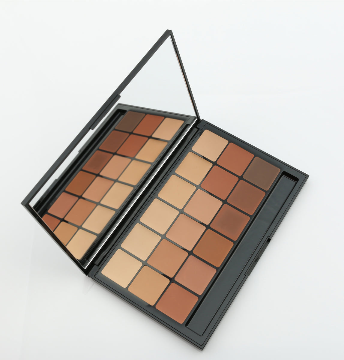 Vincent Kehoe - 18 Part Foundation/Concealer palette - #10 – RCMA Makeup